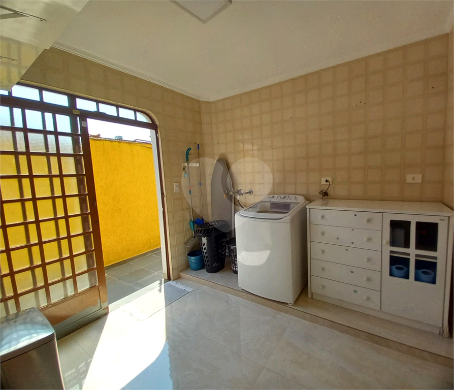 Sobrado à venda, 4 quartos - 1 suíte -  6 vagas -Tremembé
