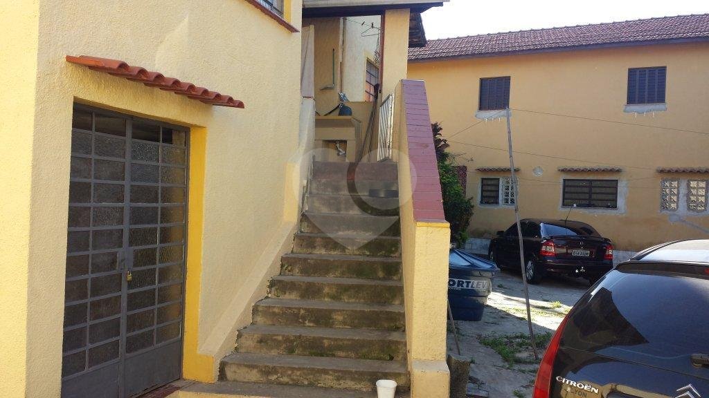 Terreno com 1000 metros em Avenida de grande movimento em local muito valorizado para fazer prédio!