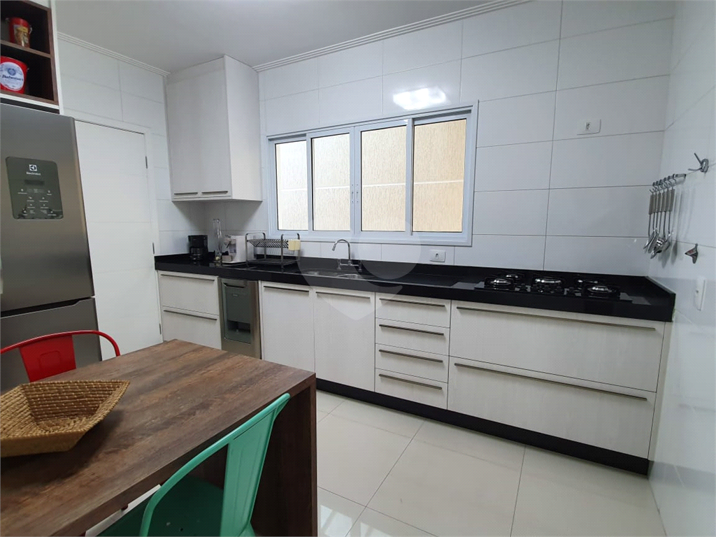 Sobrado a venda na Água Fria -  3 suítes - 4 vagas - Pronto para morar