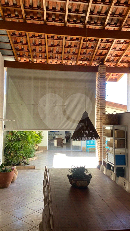Ampla casa térrea nas Palmas do Tremembé com 3 suítes e quintal enorme.