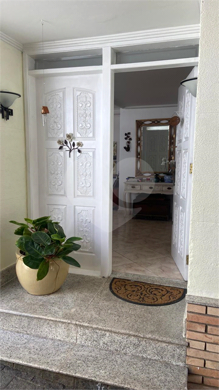 Ampla casa térrea nas Palmas do Tremembé com 3 suítes e quintal enorme.