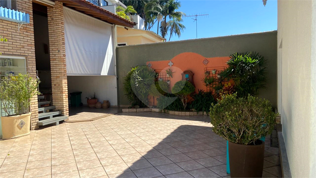 Ampla casa térrea nas Palmas do Tremembé com 3 suítes e quintal enorme.