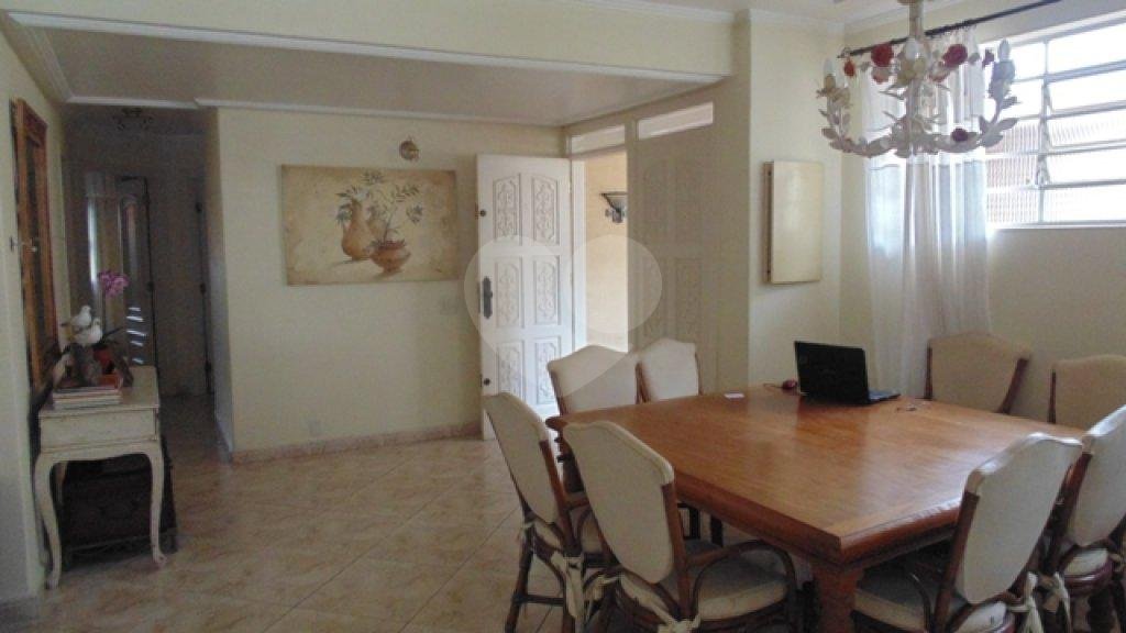 Ampla casa térrea nas Palmas do Tremembé com 3 suítes e quintal enorme.