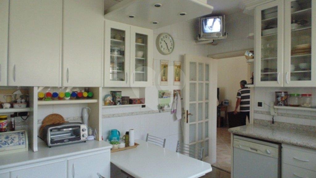 Ampla casa térrea nas Palmas do Tremembé com 3 suítes e quintal enorme.