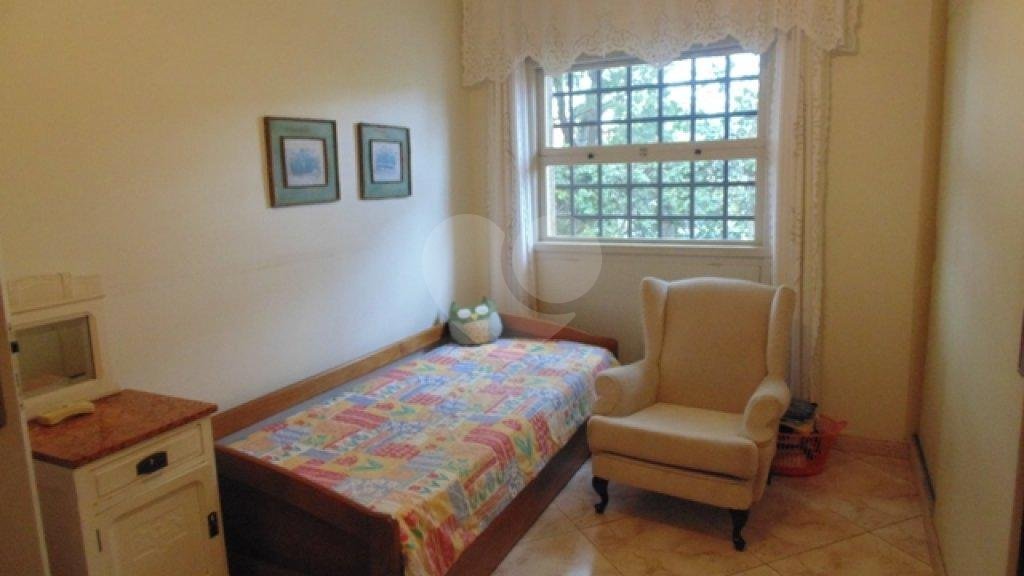 Ampla casa térrea nas Palmas do Tremembé com 3 suítes e quintal enorme.
