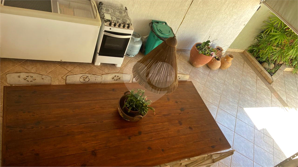 Ampla casa térrea nas Palmas do Tremembé com 3 suítes e quintal enorme.