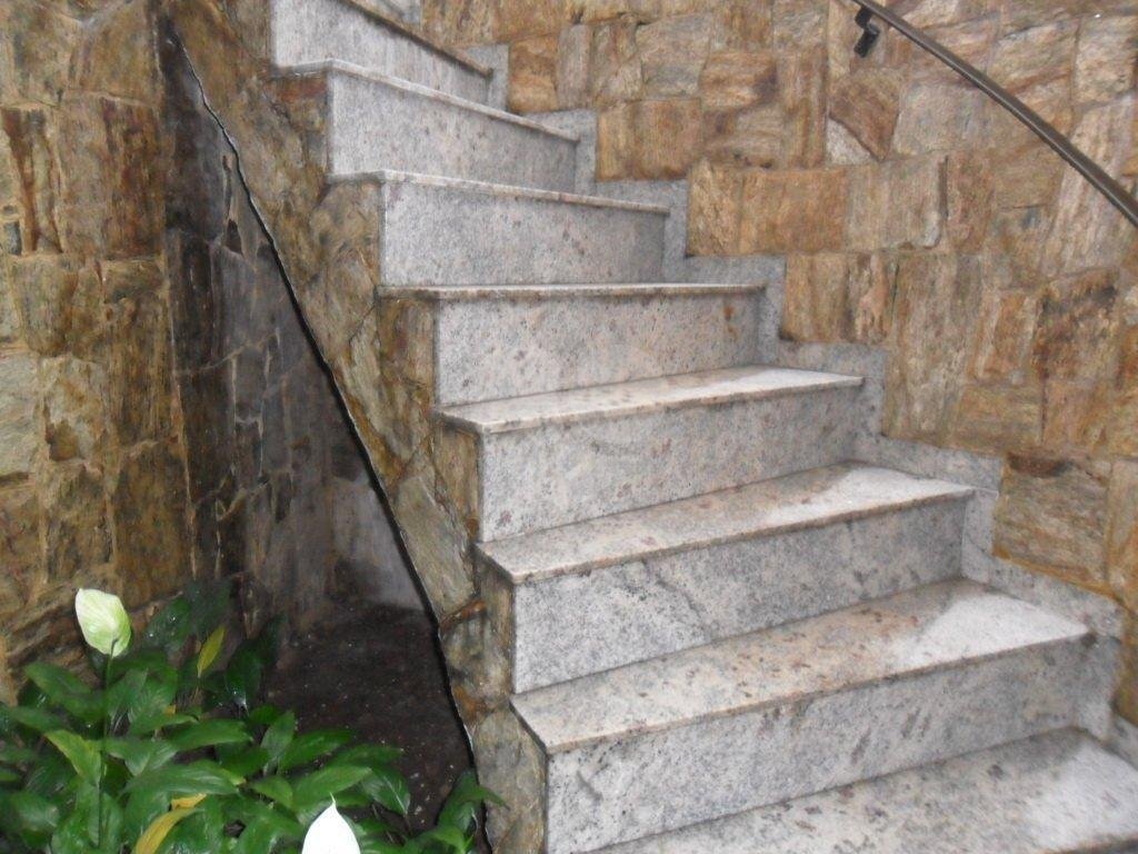 Sobrado de alto padrão com piscina e sauna no Jardim França