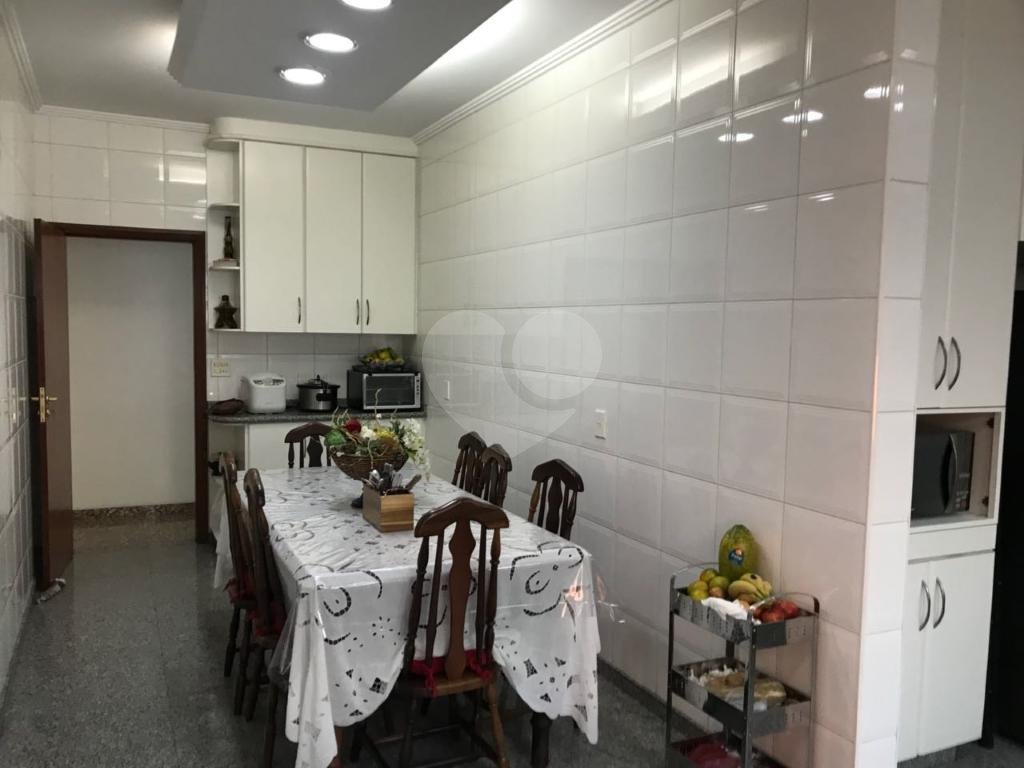 Belíssima Casa de Alto Padrão no Jardim França!