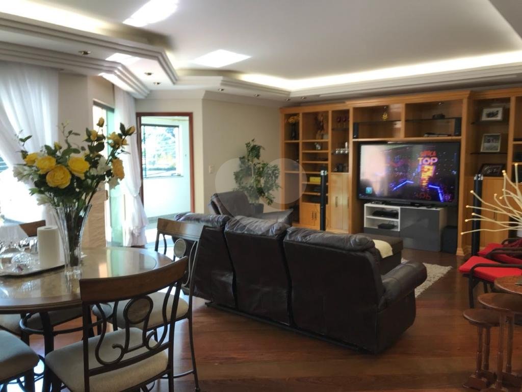 Belíssima Casa de Alto Padrão no Jardim França!