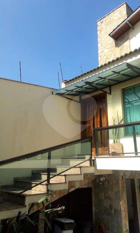 Belíssima Casa de Alto Padrão no Jardim França!
