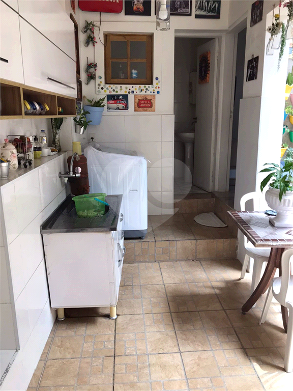 Sobrado com 04 Dormitórios por R$ 900.000,00