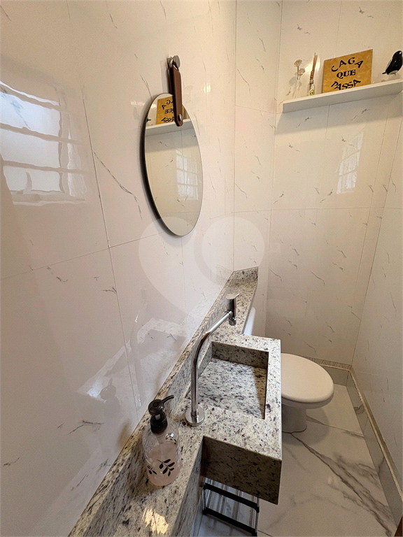 Sobrado novo em condomínio fechado na Água Fria