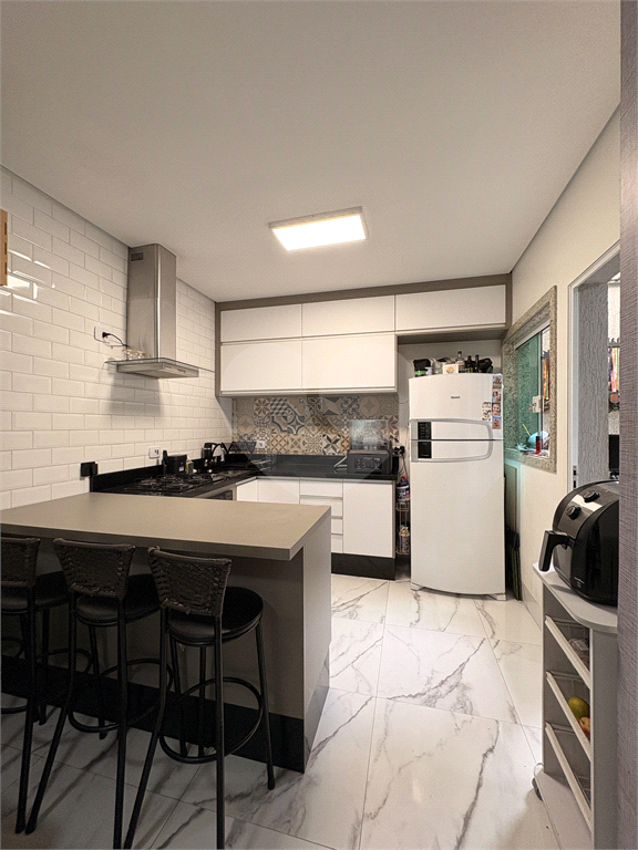 Sobrado novo em condomínio fechado na Água Fria