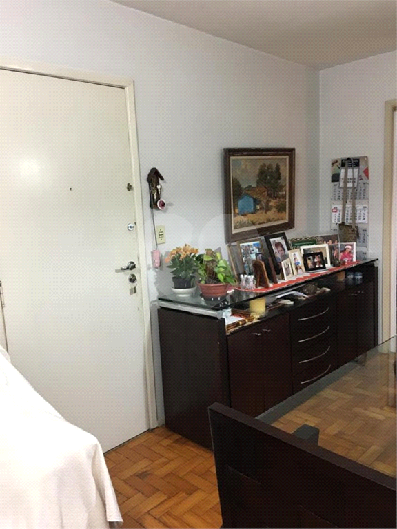 Apartamento Espaçoso em Rua Nobre Próximo ao Pão de Açucar e Metrô Jardim São Paulo!!!