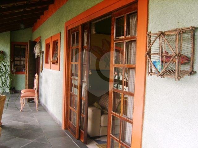 Casa à venda com 3 quartos, 300m² - Foto 2