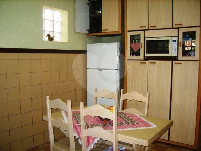 Casa à venda com 3 quartos, 300m² - Foto 8