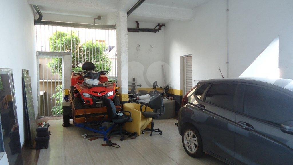 SOBRADO EM CONDOMÍNIO FECHADO A VENDA NA VILA SANTOS (PROX. HORTO) - 3 DORMS E 4 VAGAS DE GARAGEM