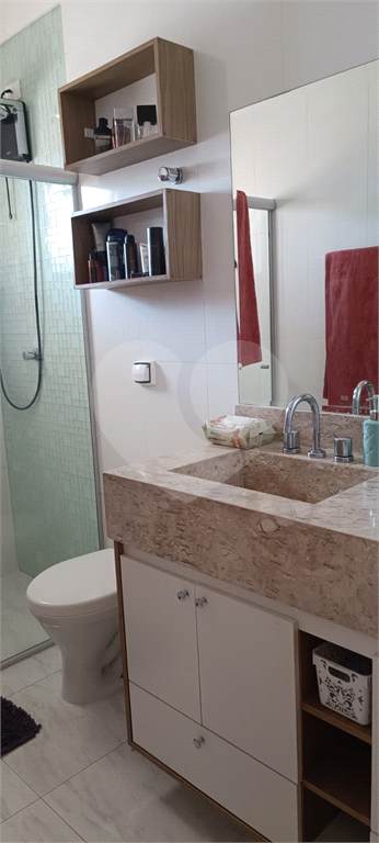 Sobrado Aconchegante com 3 Quartos e Espaço Gourmet em ótima localização