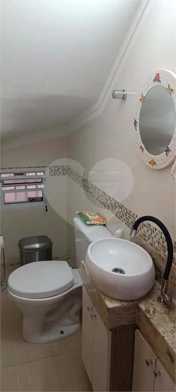 Sobrado Aconchegante com 3 Quartos e Espaço Gourmet em ótima localização