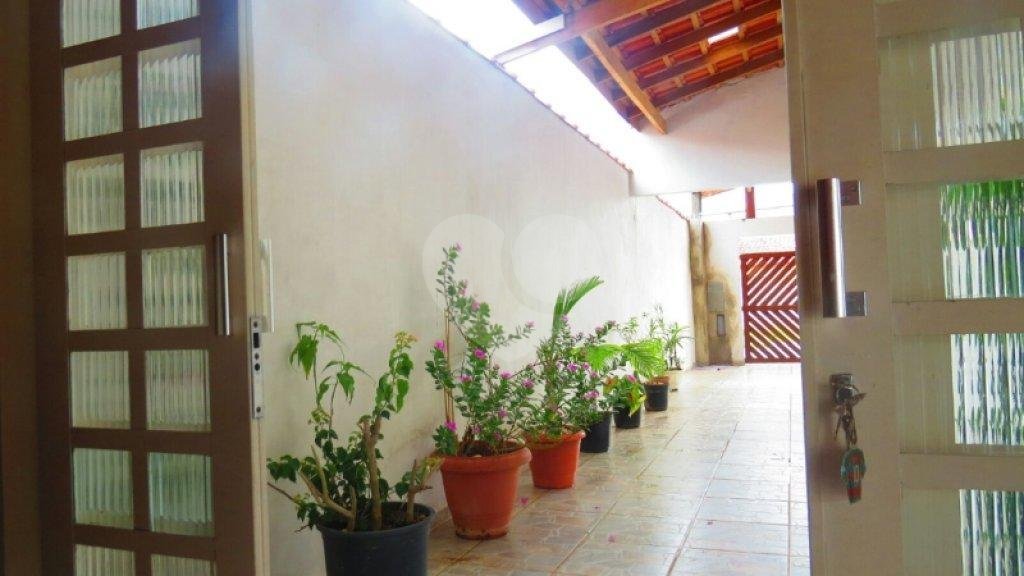 Casa térrea em Caraguatatuba