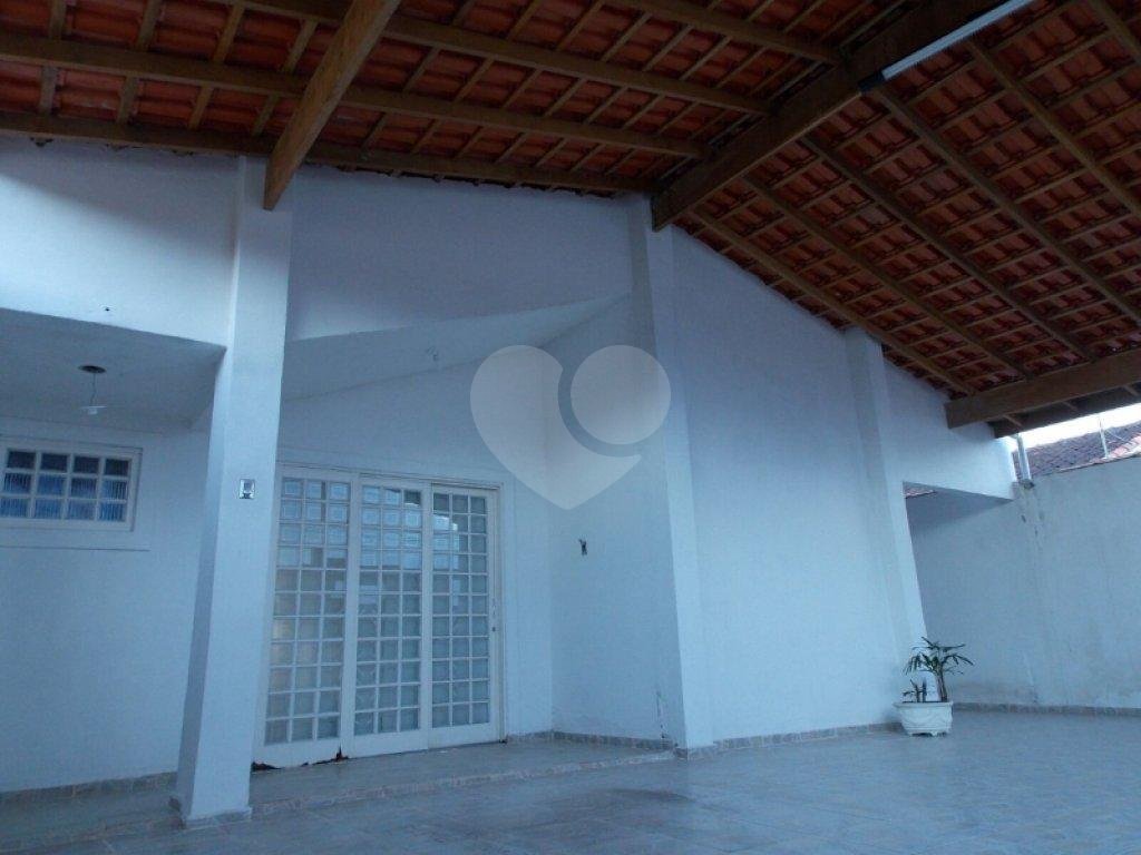 Casa térrea em Caraguatatuba
