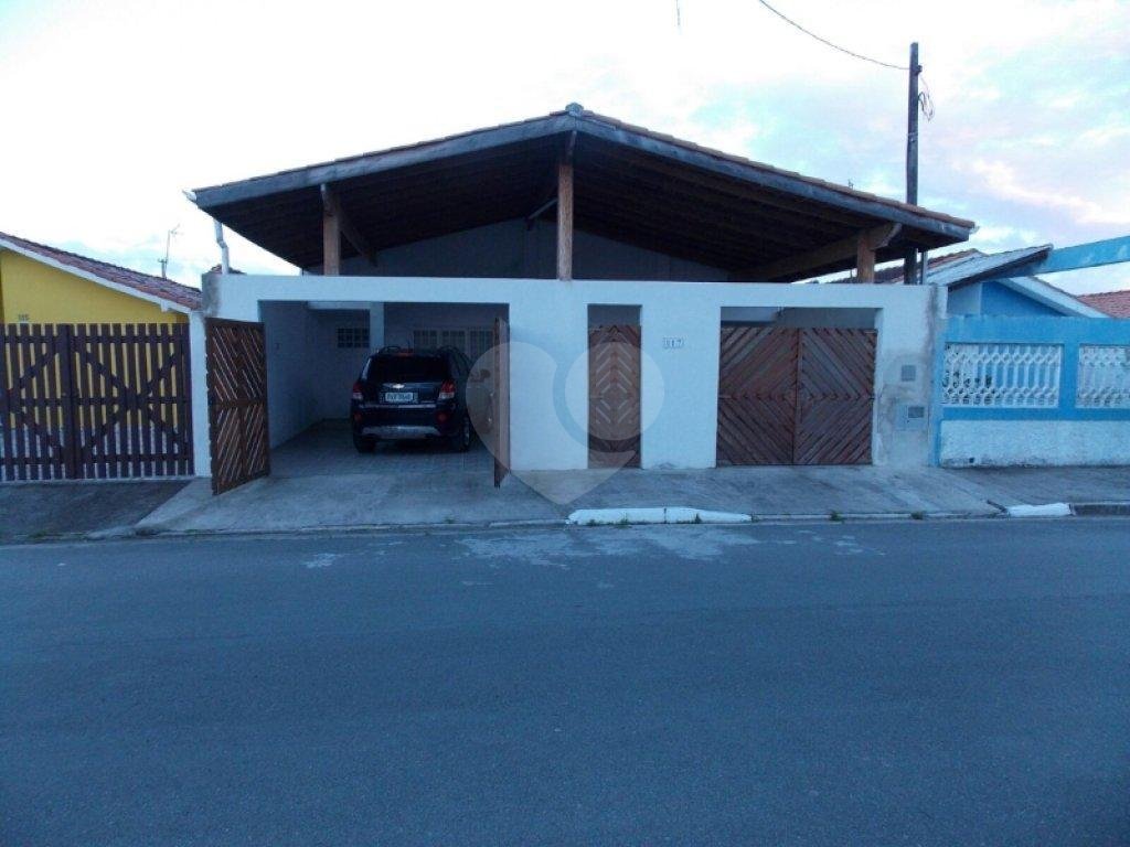 Casa térrea em Caraguatatuba