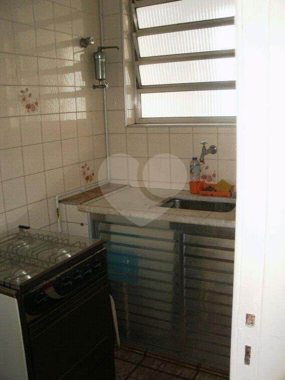 APARTAMENTO em CENTRO