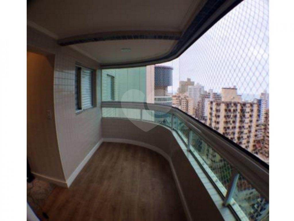 Belo apartamento no bairro do Ocean na Praia Grande.