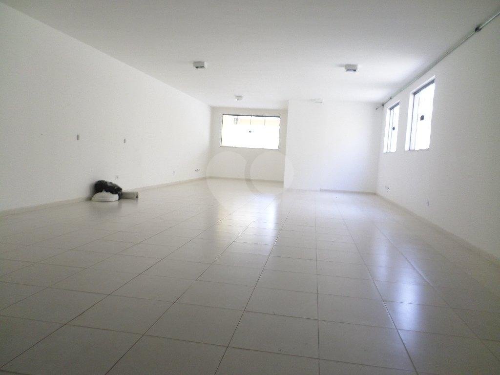 PRÉDIO INTEIRO em VILA MAZZEI