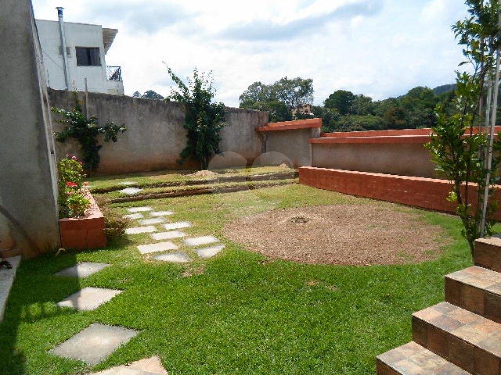 Sobrado à venda com 4 quartos, 320m² - Foto 1