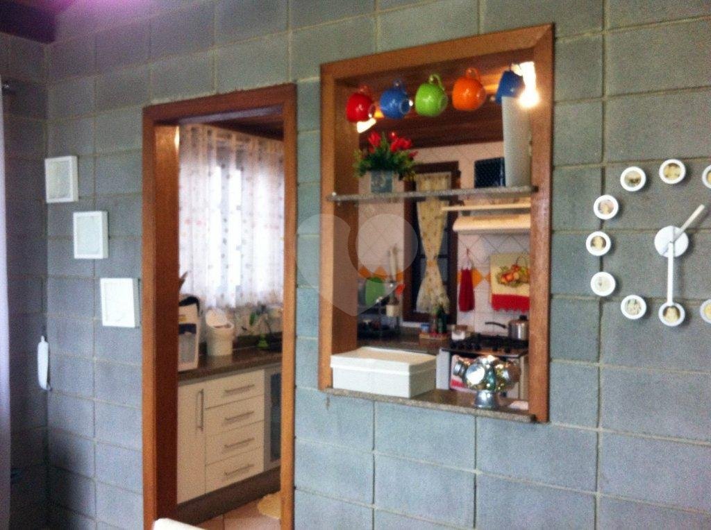 Casa térrea a venda no Jardim Guapira - 4 quartos (1 suíte) e 5 vagas de garagem
