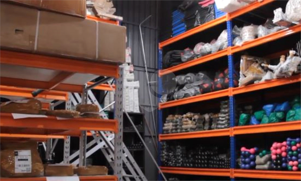 PRÉDIO INTEIRO em VILA DOM PEDRO II