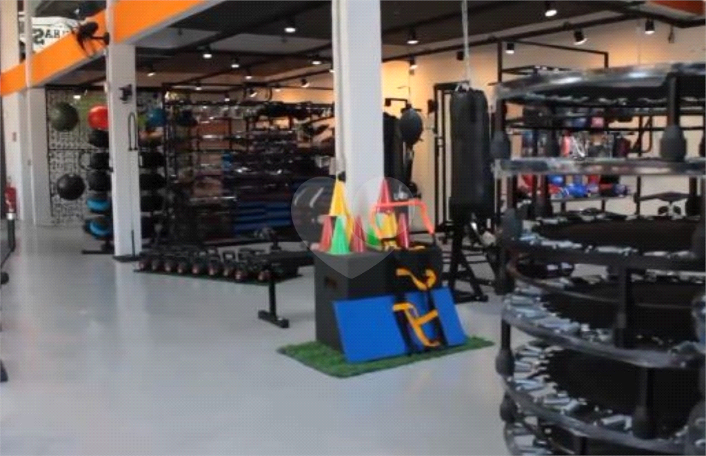 PRÉDIO INTEIRO em VILA DOM PEDRO II