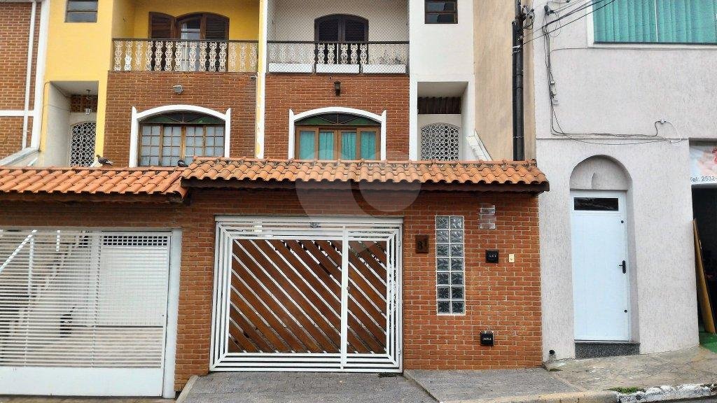 Sobrado à venda com 3 quartos, 300m² - Foto 1