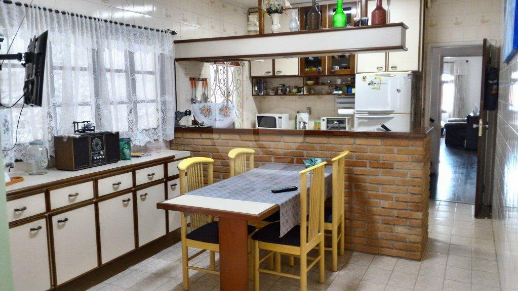 Sobrado à venda com 3 quartos, 300m² - Foto 3