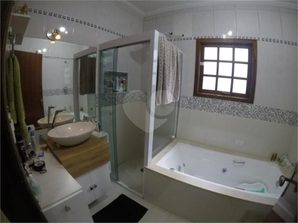 Sobrado com 3 suites próximo ao horto florestal