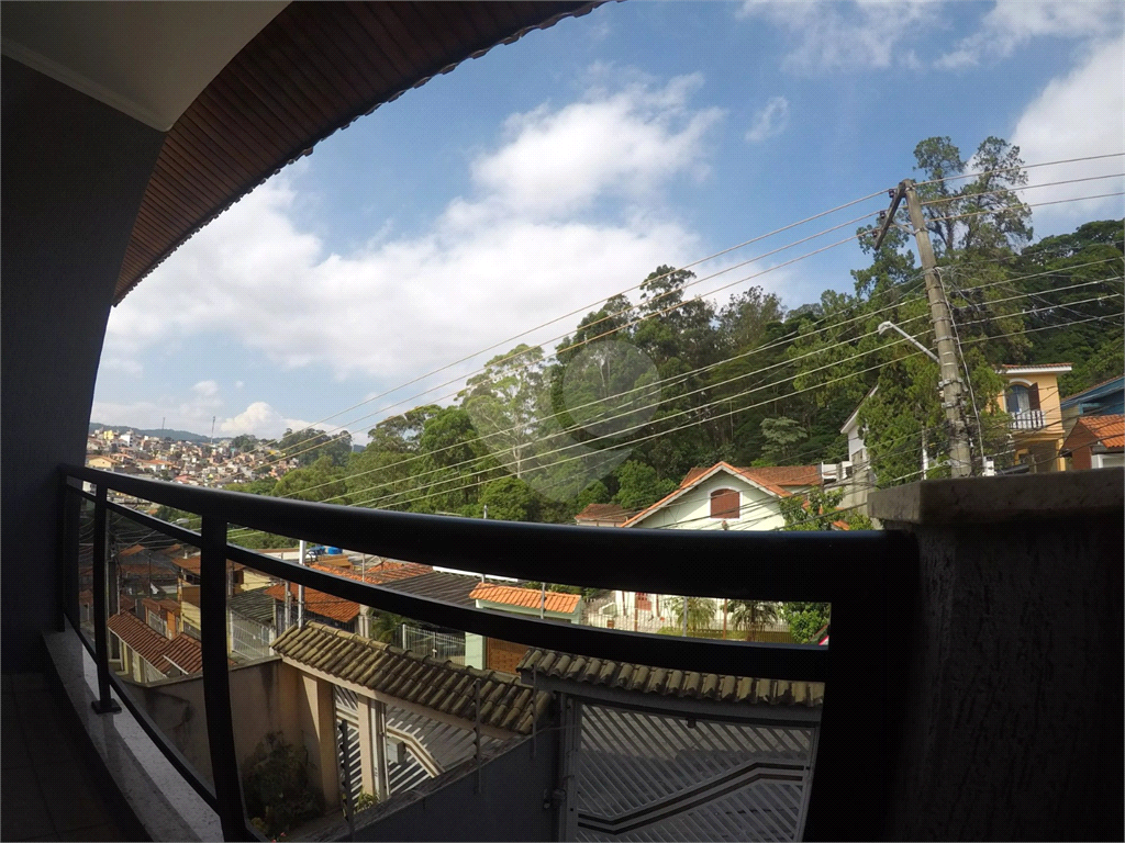 Sobrado com 3 suites próximo ao horto florestal