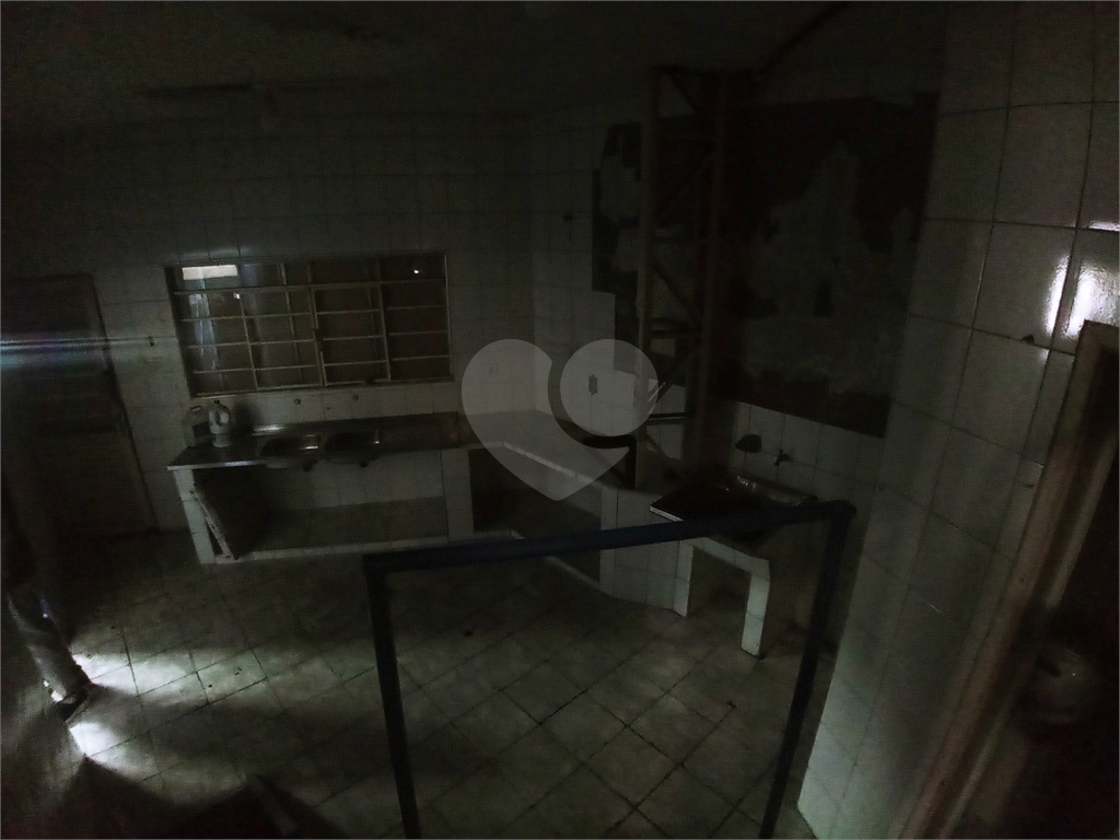 Galpão, com 318m² de área útil, testada de 16,12m, no bairro da Casa Verde