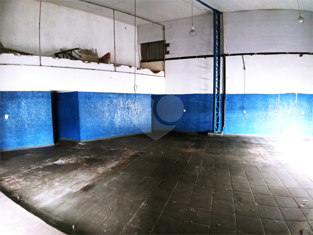 Galpão, com 318m² de área útil, testada de 16,12m, no bairro da Casa Verde