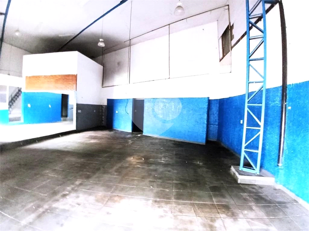 Galpão, com 318m² de área útil, testada de 16,12m, no bairro da Casa Verde