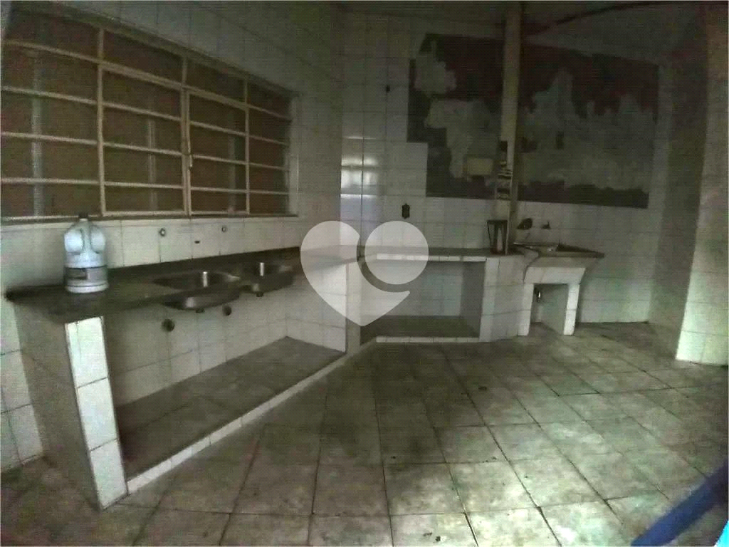 Galpão, com 318m² de área útil, testada de 16,12m, no bairro da Casa Verde