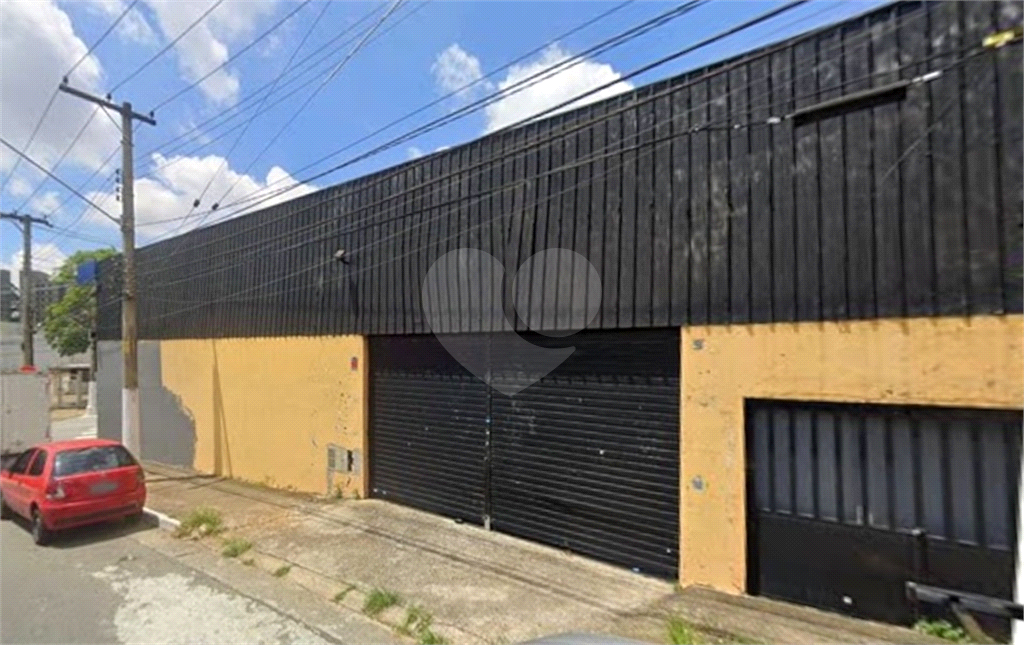 Galpão, com 318m² de área útil, testada de 16,12m, no bairro da Casa Verde