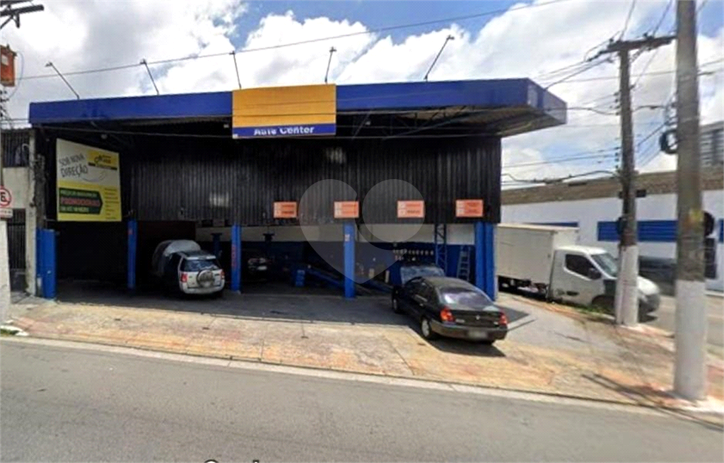 Galpão, com 318m² de área útil, testada de 16,12m, no bairro da Casa Verde