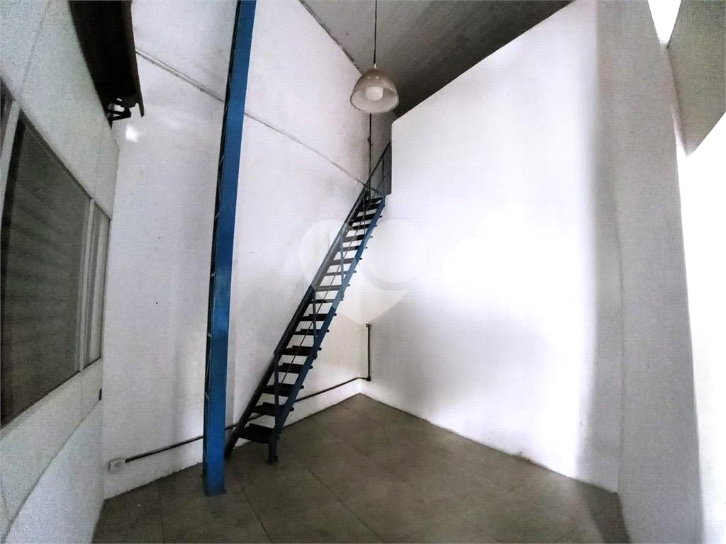 Galpão, com 318m² de área útil, testada de 16,12m, no bairro da Casa Verde