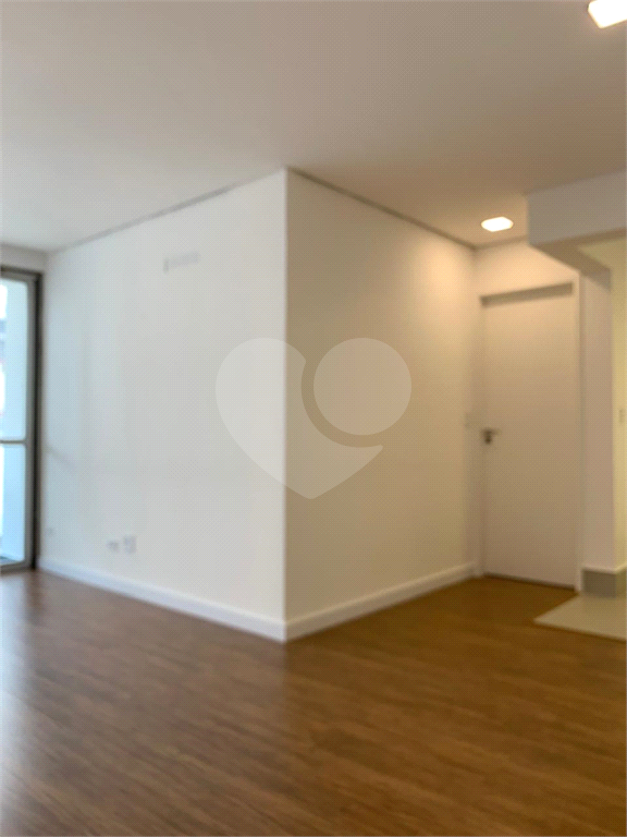 Apartamento à venda com 3 quartos, 97m² - Foto 1