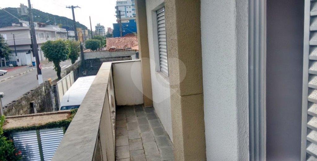 APARTAMENTO em CENTRO