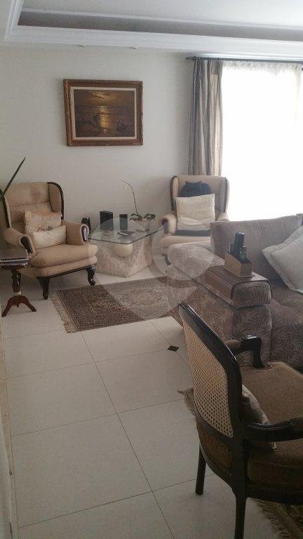 Apartamento à venda com 3 quartos, 260m² - Foto 2