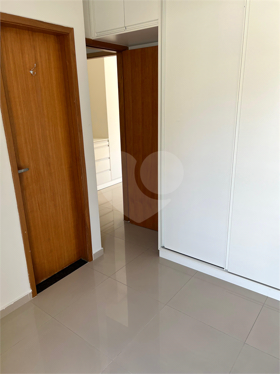 Excelente sobrado situado em condomínio fechado, no Horto Florestal, com 80m2,.