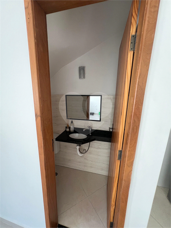 Excelente sobrado situado em condomínio fechado, no Horto Florestal, com 80m2,.