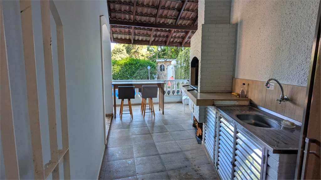 SOBRADO MARAVILHOSO A VENDA PRÓXIMO AO HORTO FLORESTAL - 4 DORMS (2 SUÍTES) E 4 VAGAS DE GARAGEM